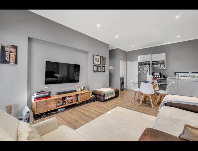 2 BEDROOM APARTMENT FOR SALE IN ROSEBANK